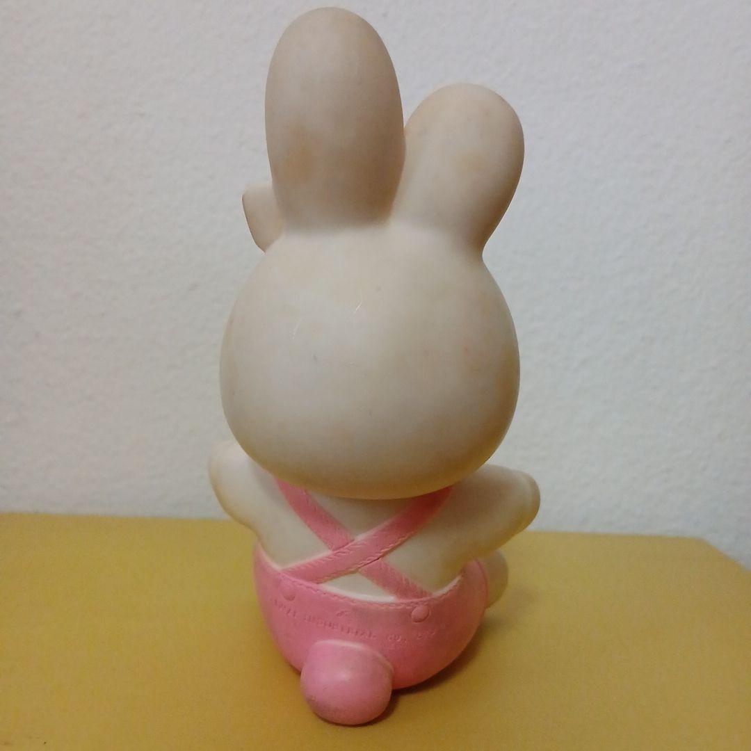 昭和レトロ　ハイハイベビーとウサギ　ソフビ