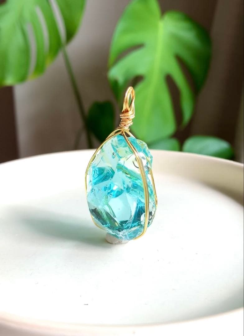 アンダラクリスタルのペンダントトップ（シアンエンジェル）