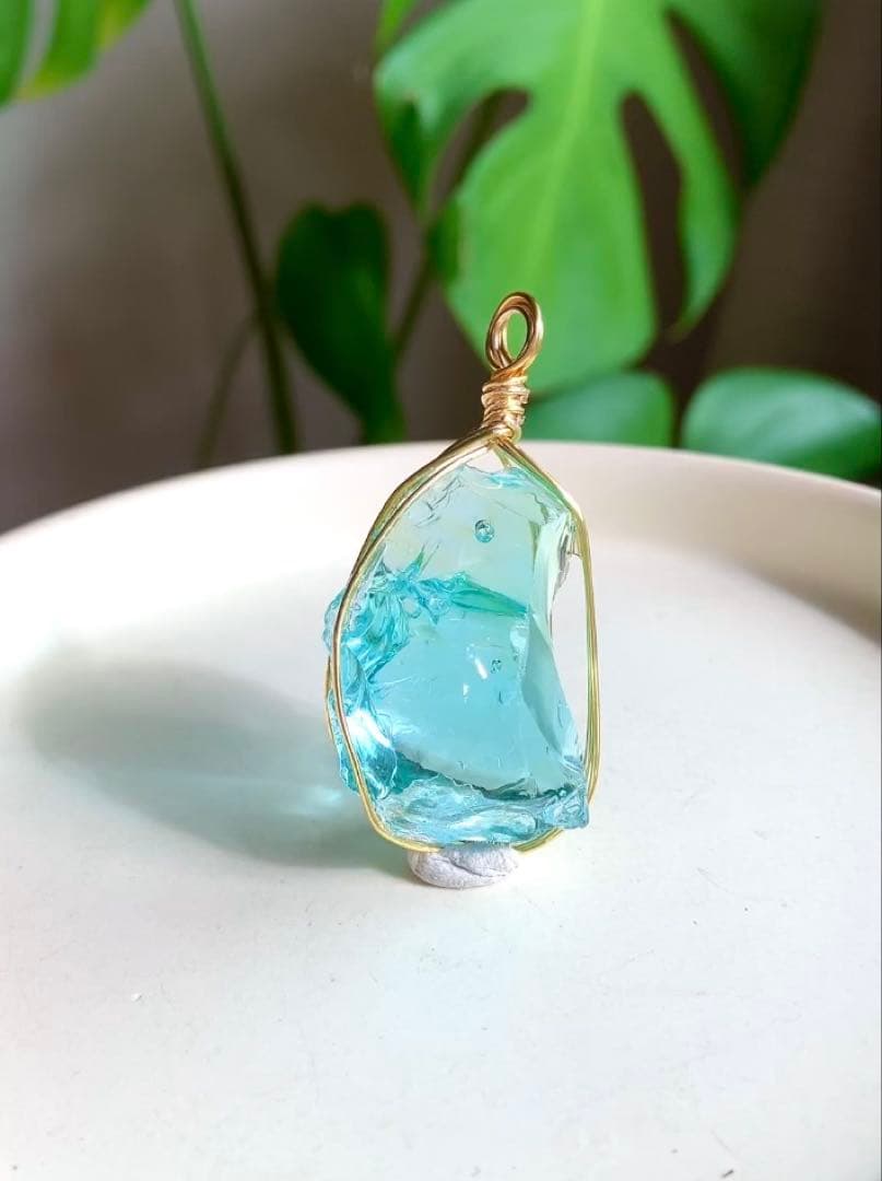 アンダラクリスタルのペンダントトップ（シアンエンジェル）