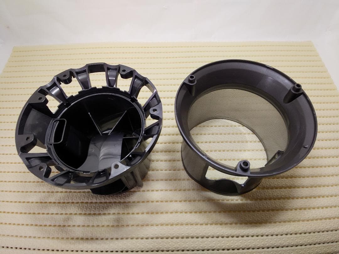 多紡垢さん専用ダイソン　掃除機　SV12　分解清掃済スタンド付き　⑩