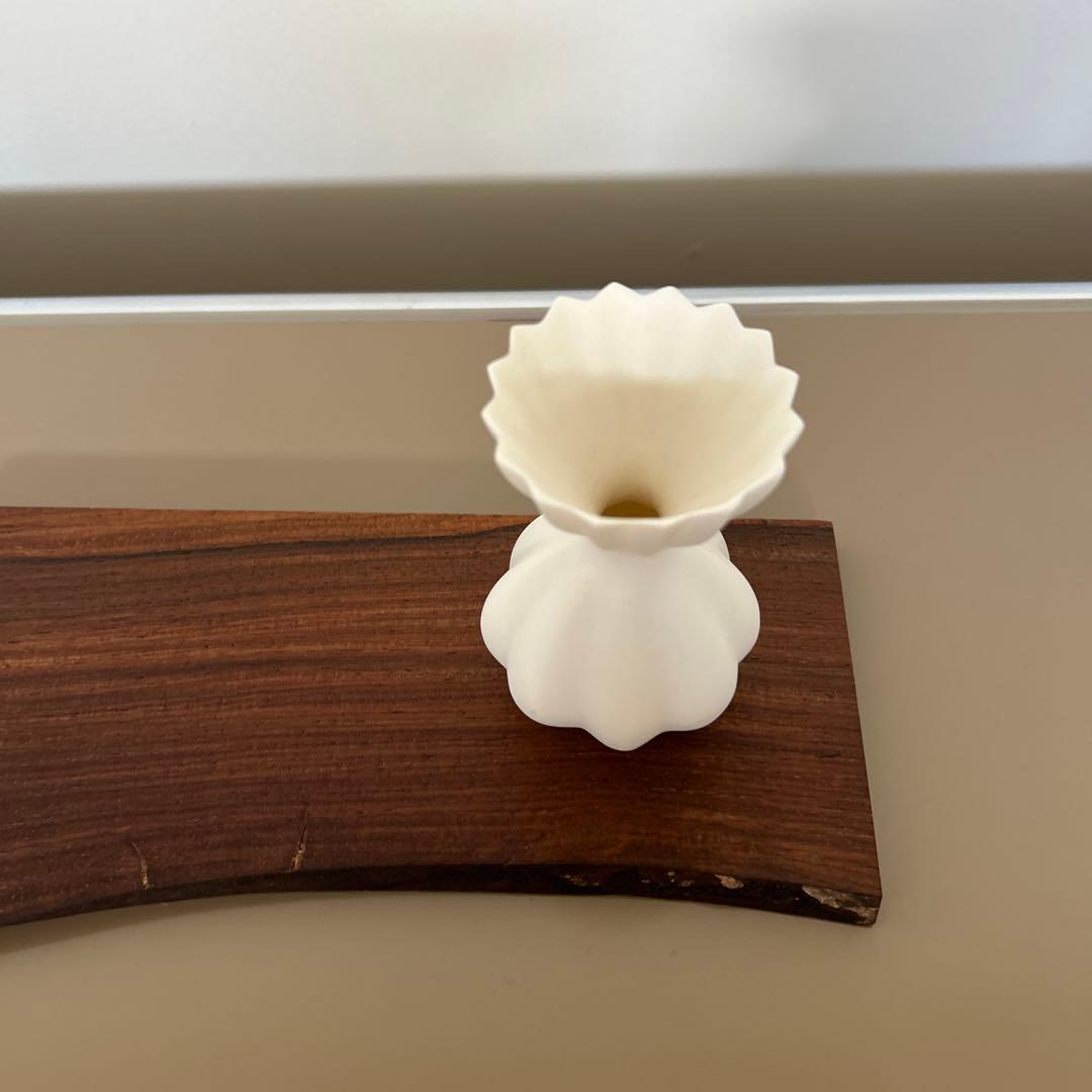 若杉聖子、磁器、ホワイト　花瓶　工芸　美術　人気作家