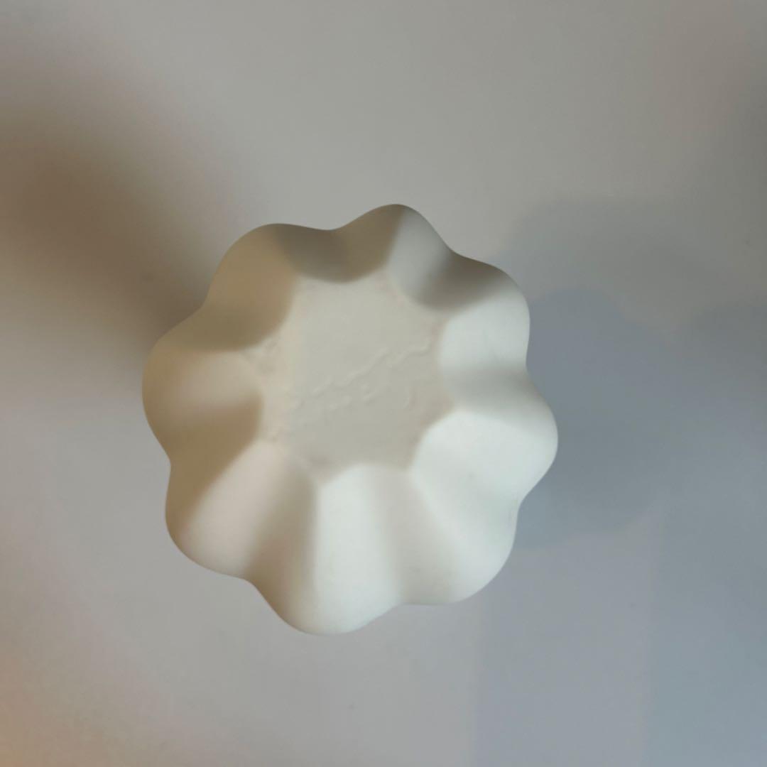 若杉聖子、磁器、ホワイト　花瓶　工芸　美術　人気作家