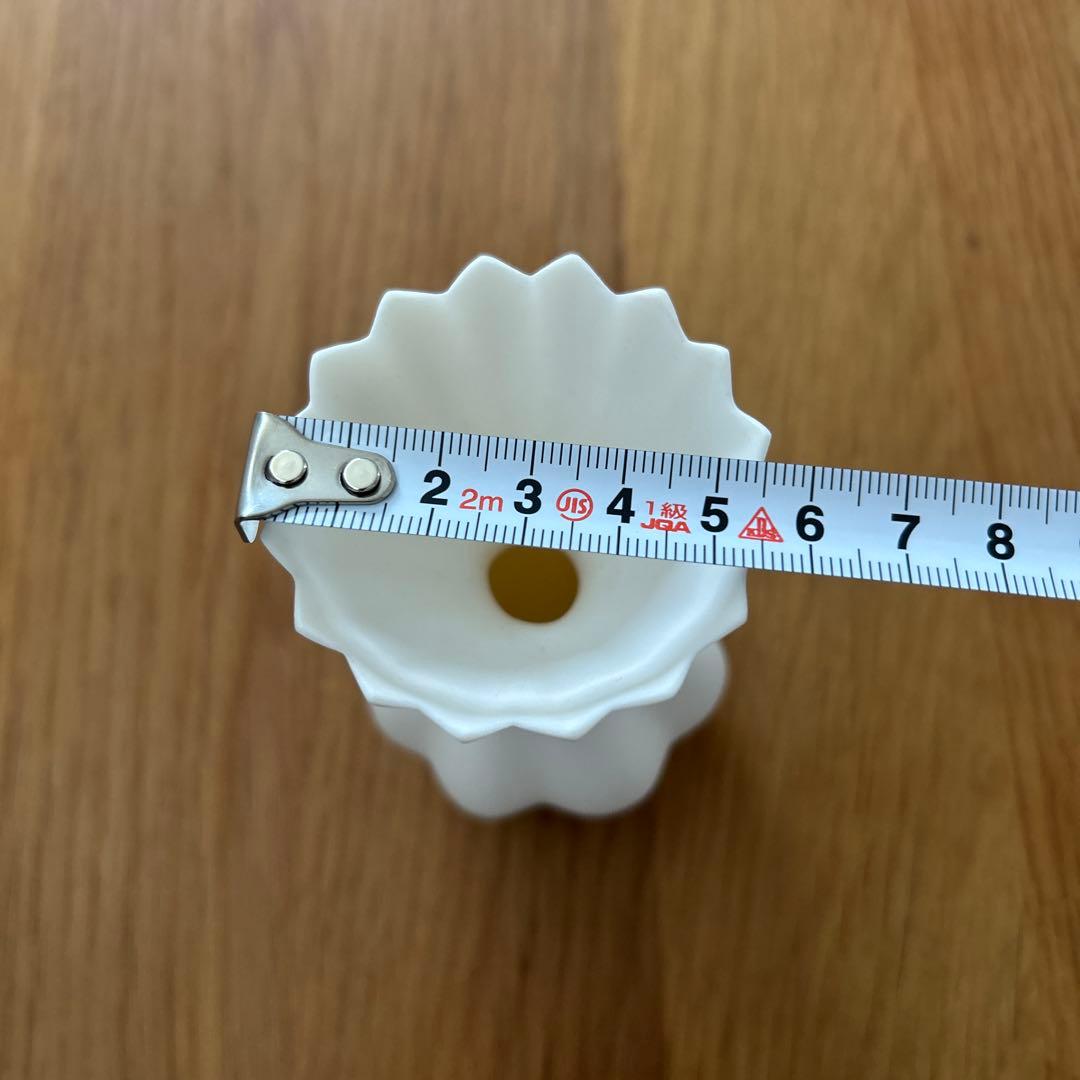 若杉聖子、磁器、ホワイト　花瓶　工芸　美術　人気作家