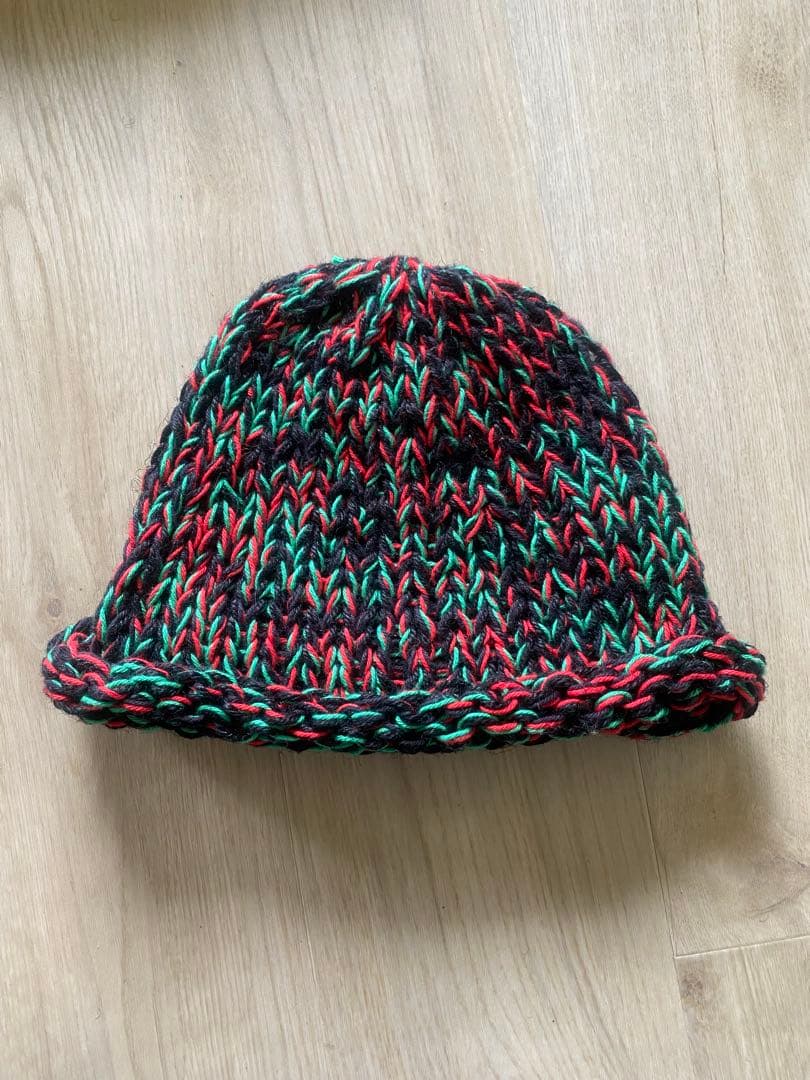 Lamrof 編み込み帽子 黒赤緑