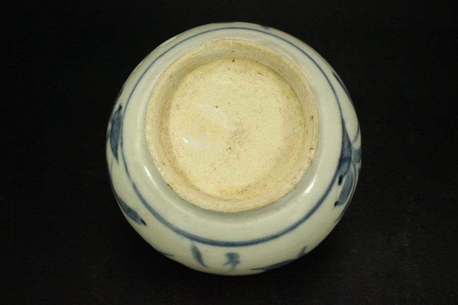 中国美術 青花 草花紋 壷 φ11.5cm(ZE335)