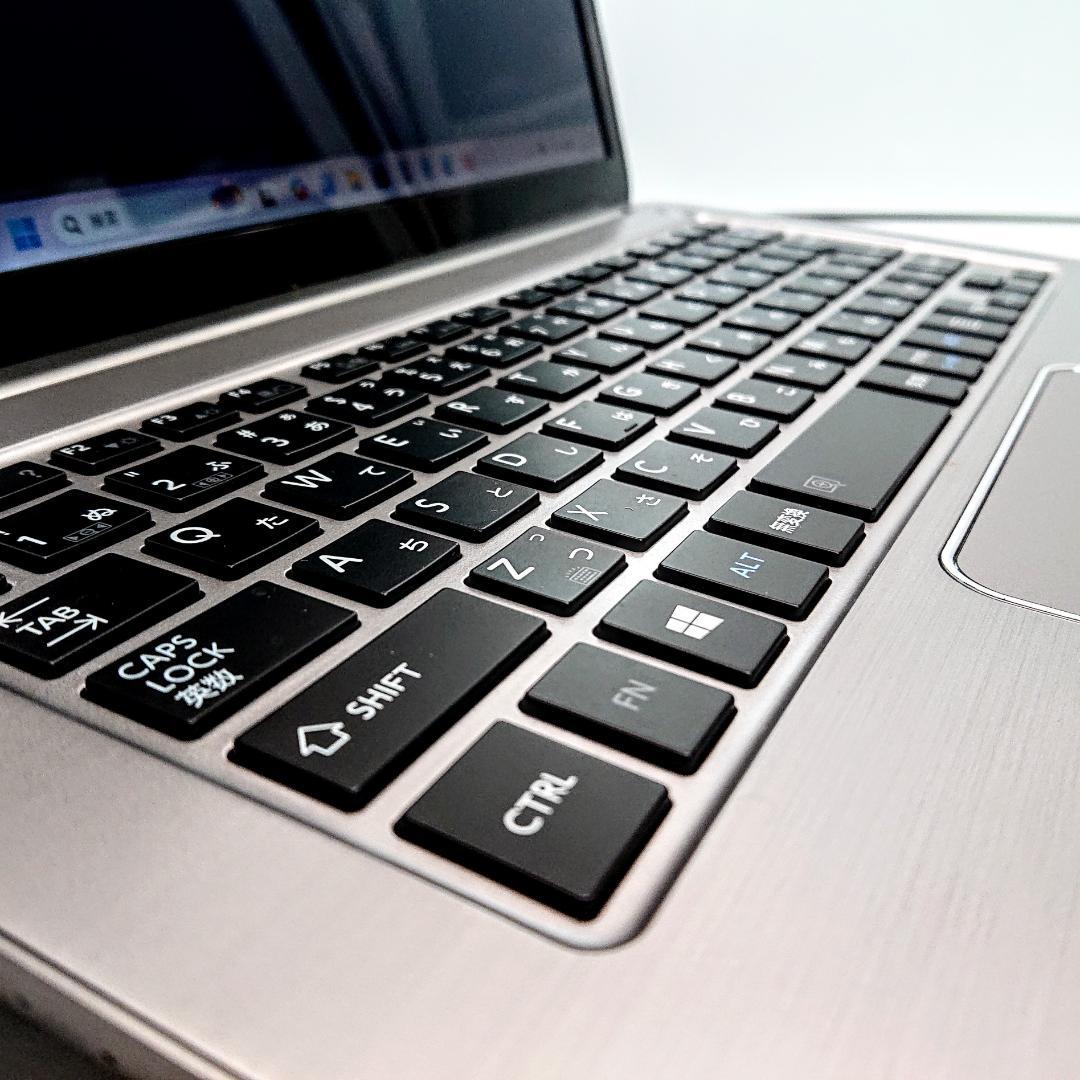 美品！Dynabook KIRA V63/27M第4世代Core i5[397]