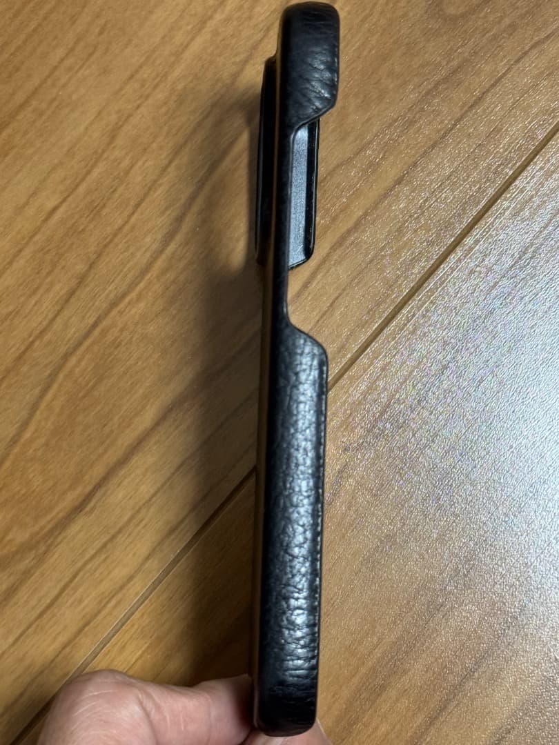 土屋鞄 レザーケース 黒 iPhone 15 Pro