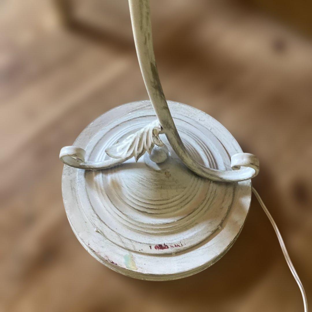 装飾的なフロアスタンド ホワイトゴールド　アンティーク調　ロココ調　姫系