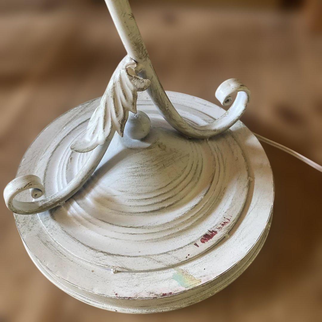 装飾的なフロアスタンド ホワイトゴールド　アンティーク調　ロココ調　姫系