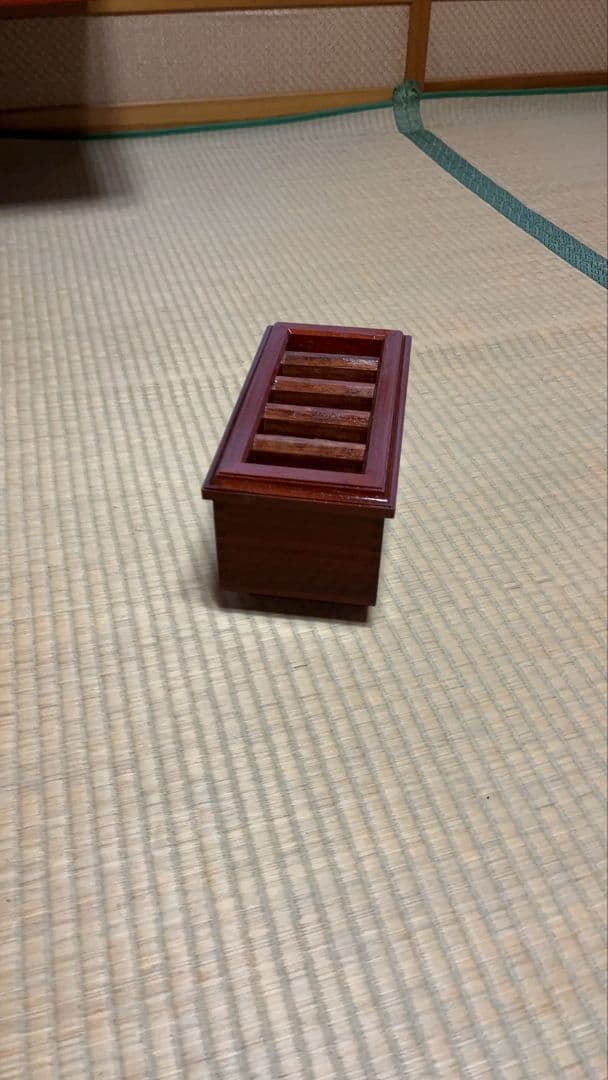 お賽銭箱　材質カリン（花梨）