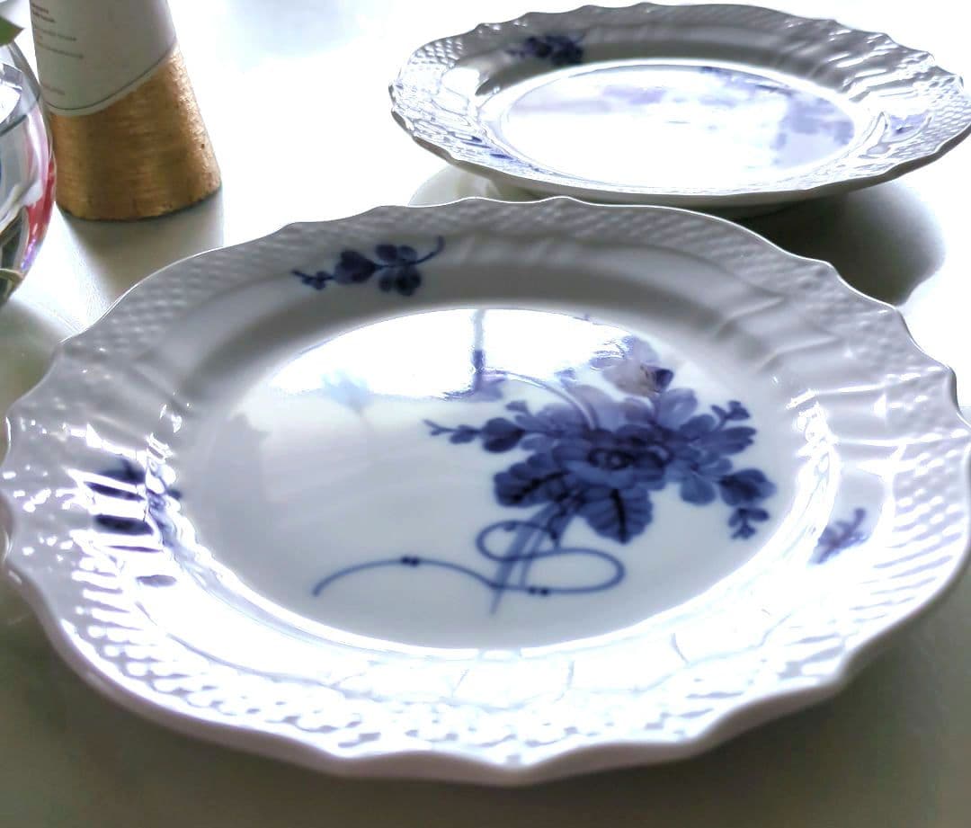 お値下げ *   * ブルーフラワープレート 2枚