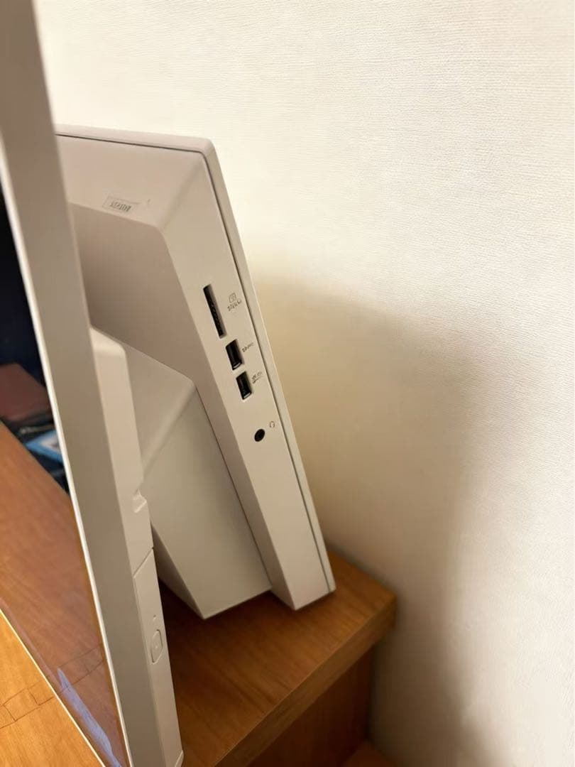 NEC LAVIE A2757/B第10世代i5 / 16GB /SSD 1TB