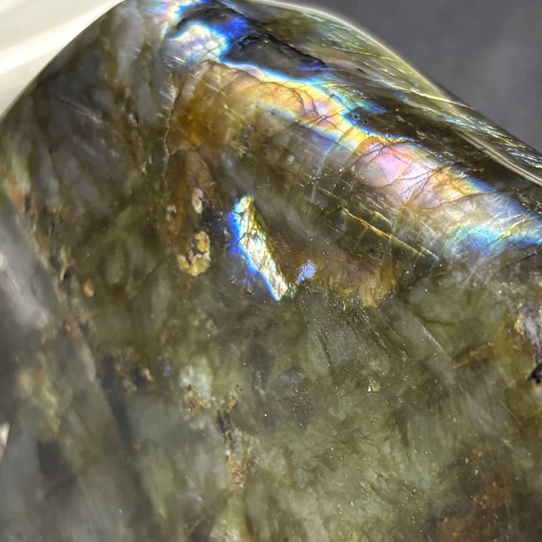 ラブラドライト/ラブラドル長石/曹灰長石　大きな原石、鑑賞石