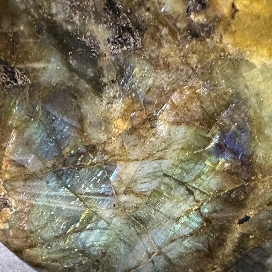 ラブラドライト/ラブラドル長石/曹灰長石　大きな原石、鑑賞石