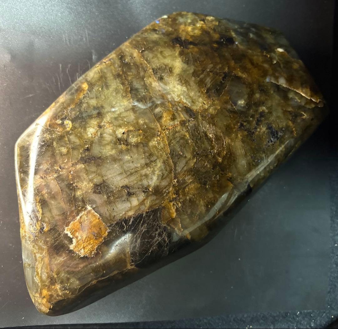 ラブラドライト/ラブラドル長石/曹灰長石　大きな原石、鑑賞石