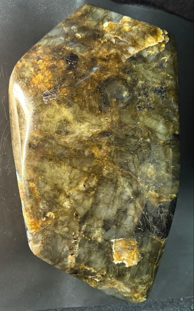 ラブラドライト/ラブラドル長石/曹灰長石　大きな原石、鑑賞石