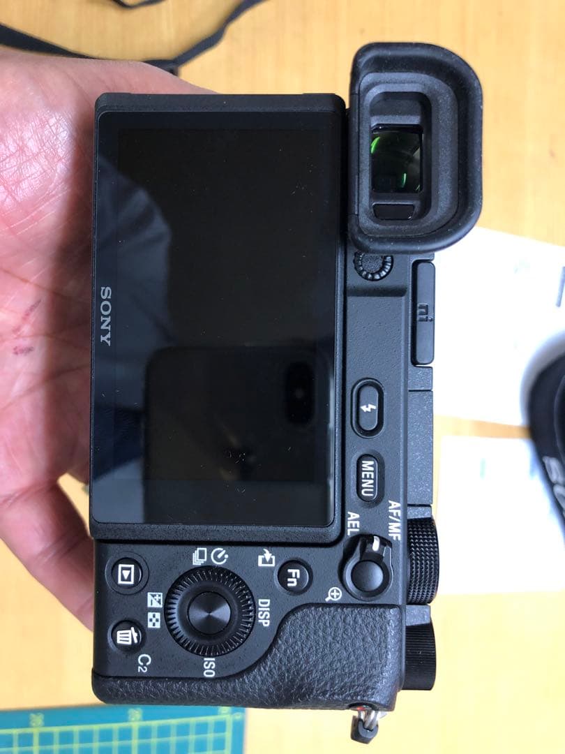 美品　SONY α6400 ブラック　本体のみ　ミラーレスカメラ