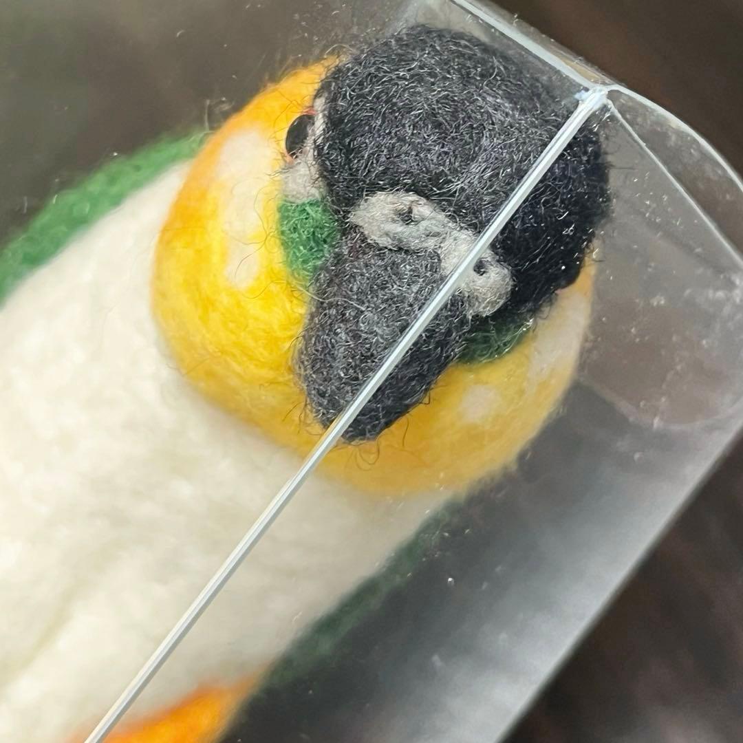 おかめのほっぺ. ズグロシロハラインコ バッグチャーム 羊毛フェルト ぬいぐるみ