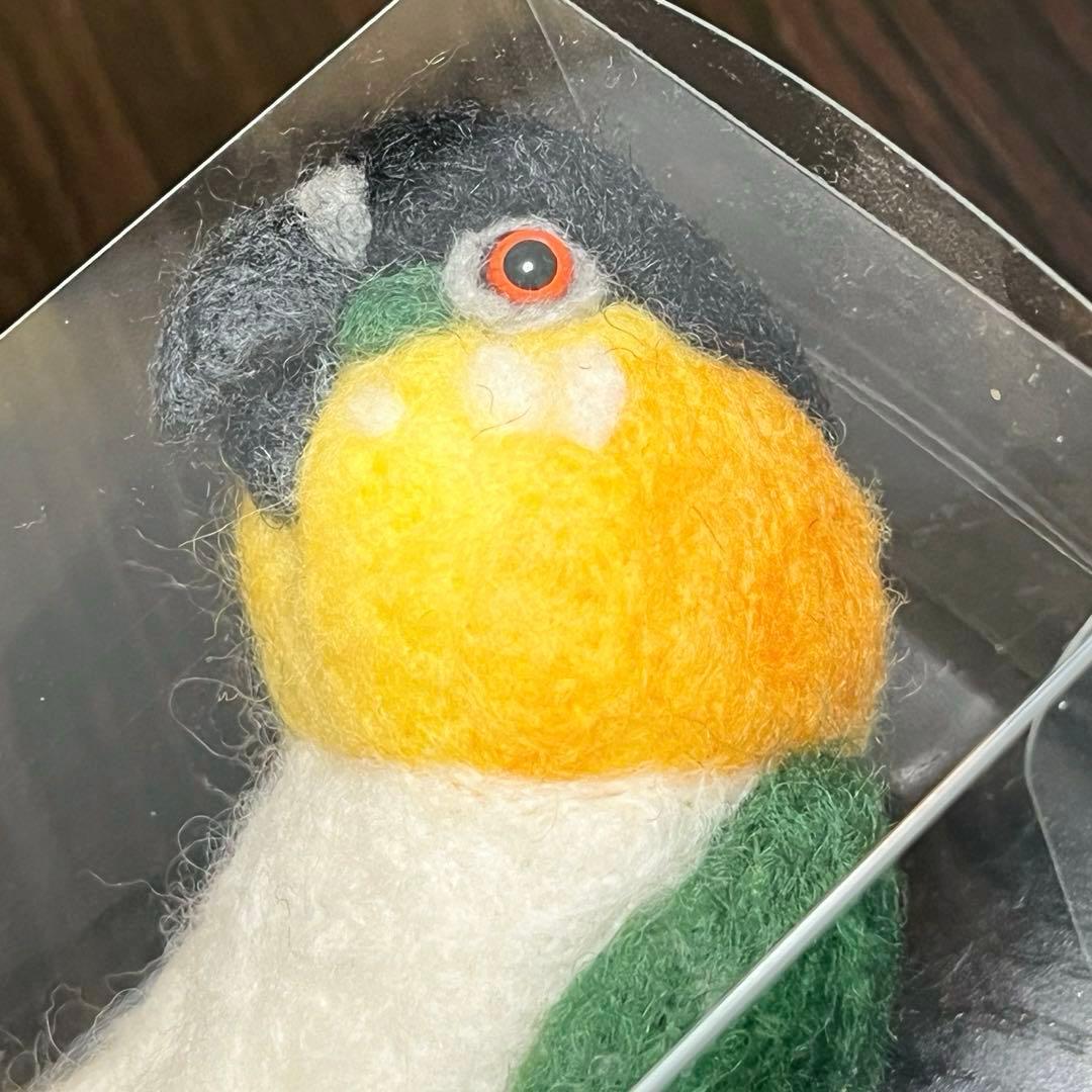 おかめのほっぺ. ズグロシロハラインコ バッグチャーム 羊毛フェルト ぬいぐるみ