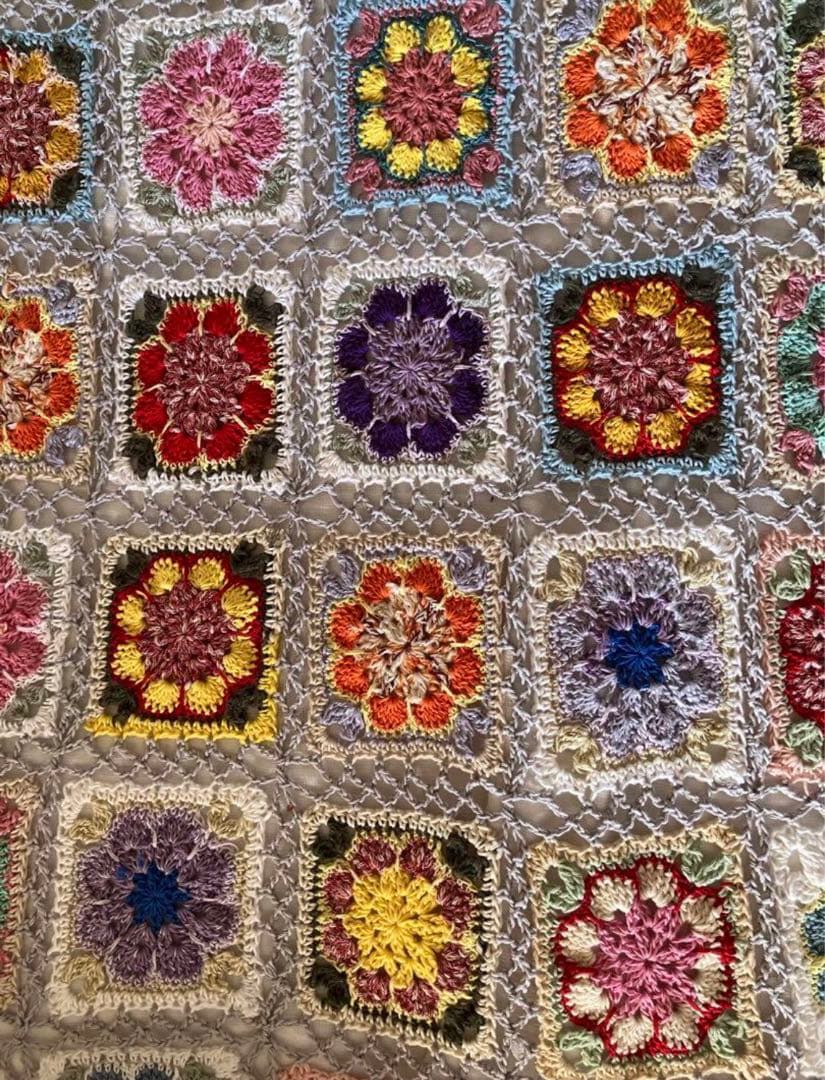 モチーフ編み　ベッドカバー