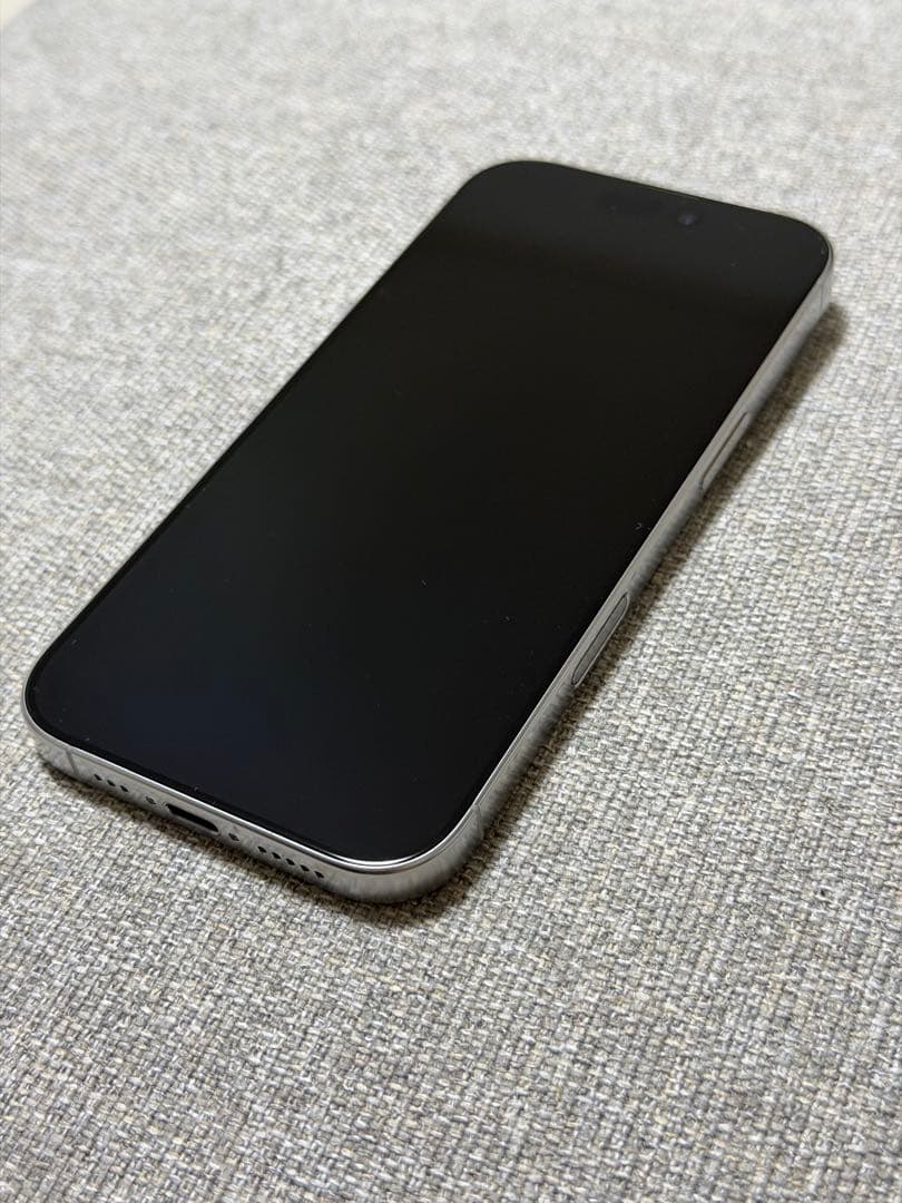 iPhone 16 Pro 256GB ホワイトチタニウム