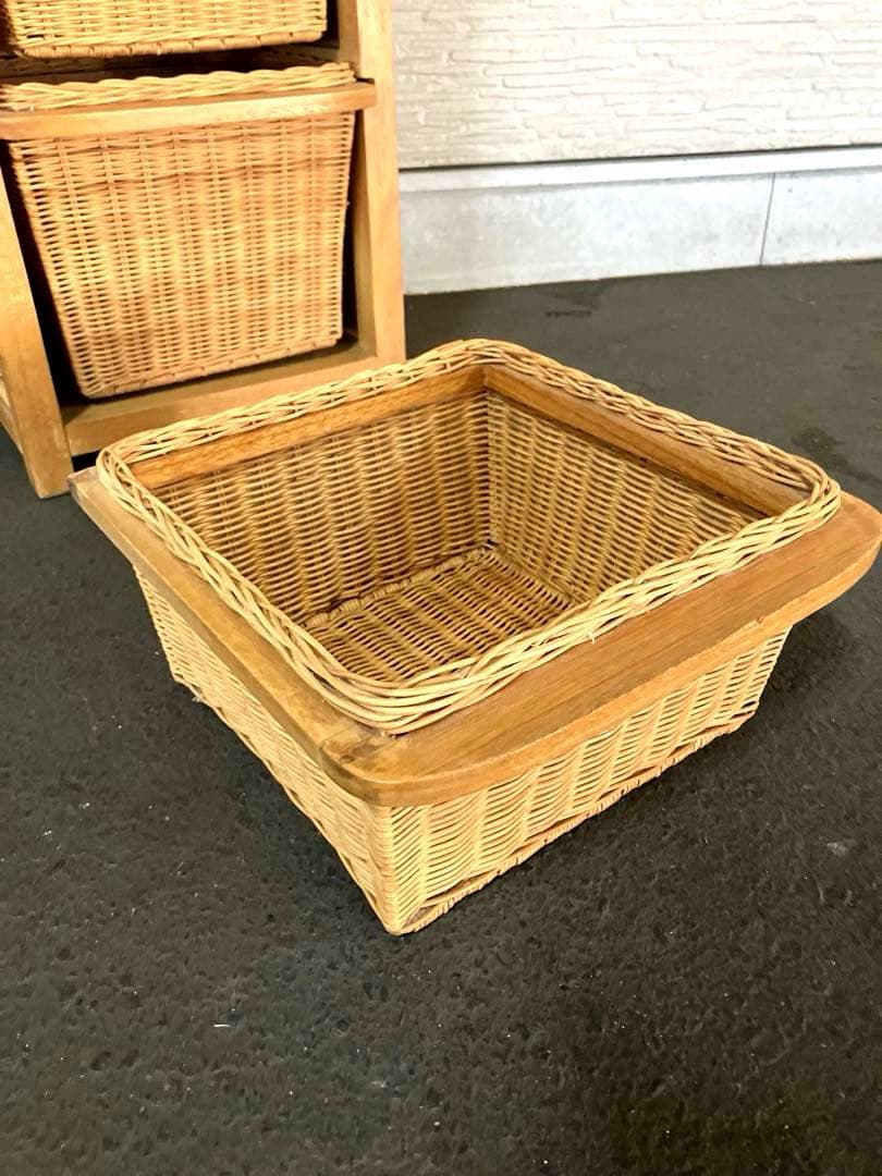 ラタンチェスト