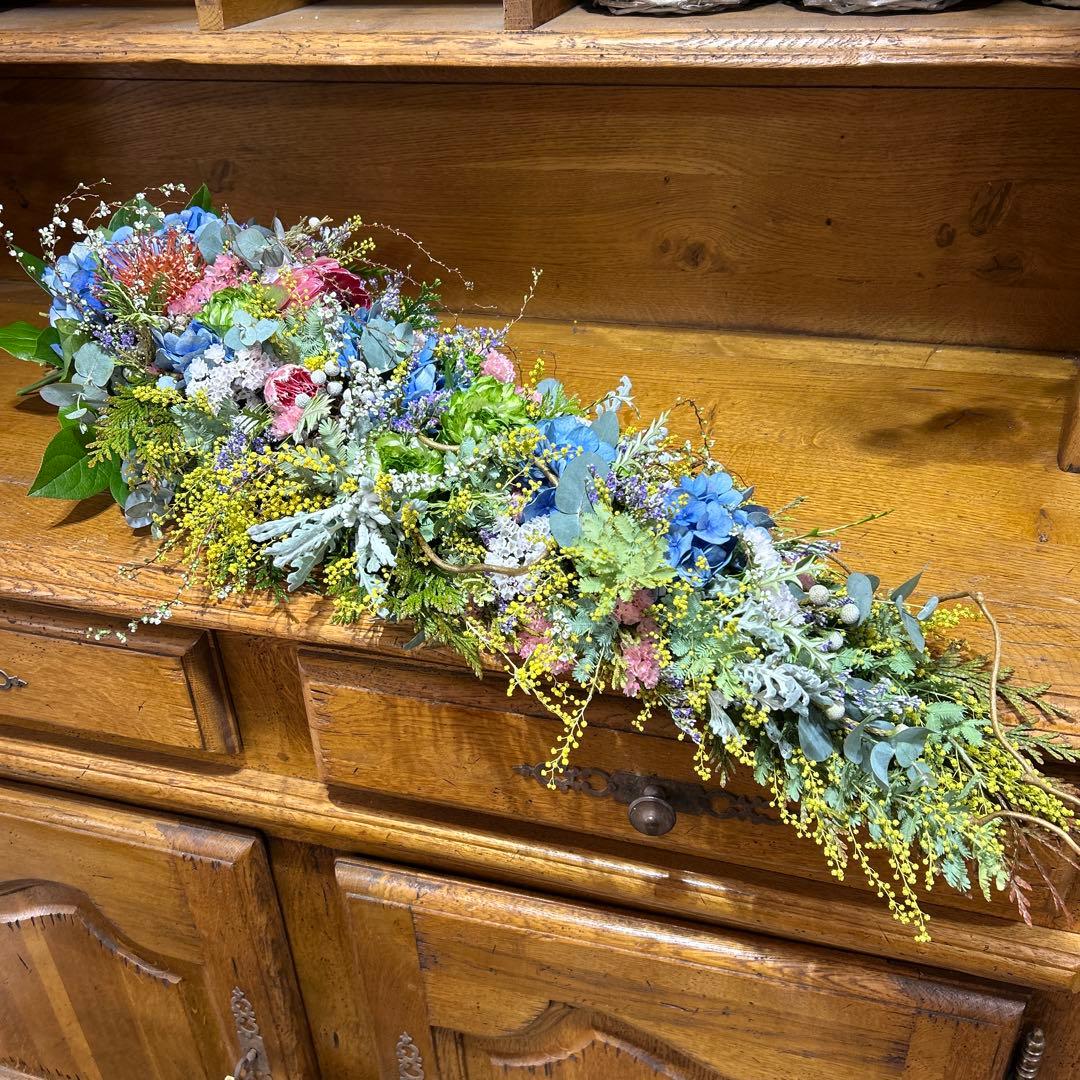 ミモザとプロテアのロングスワッグ