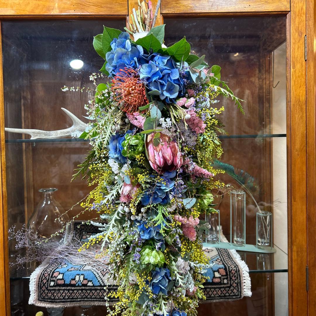 ミモザとプロテアのロングスワッグ