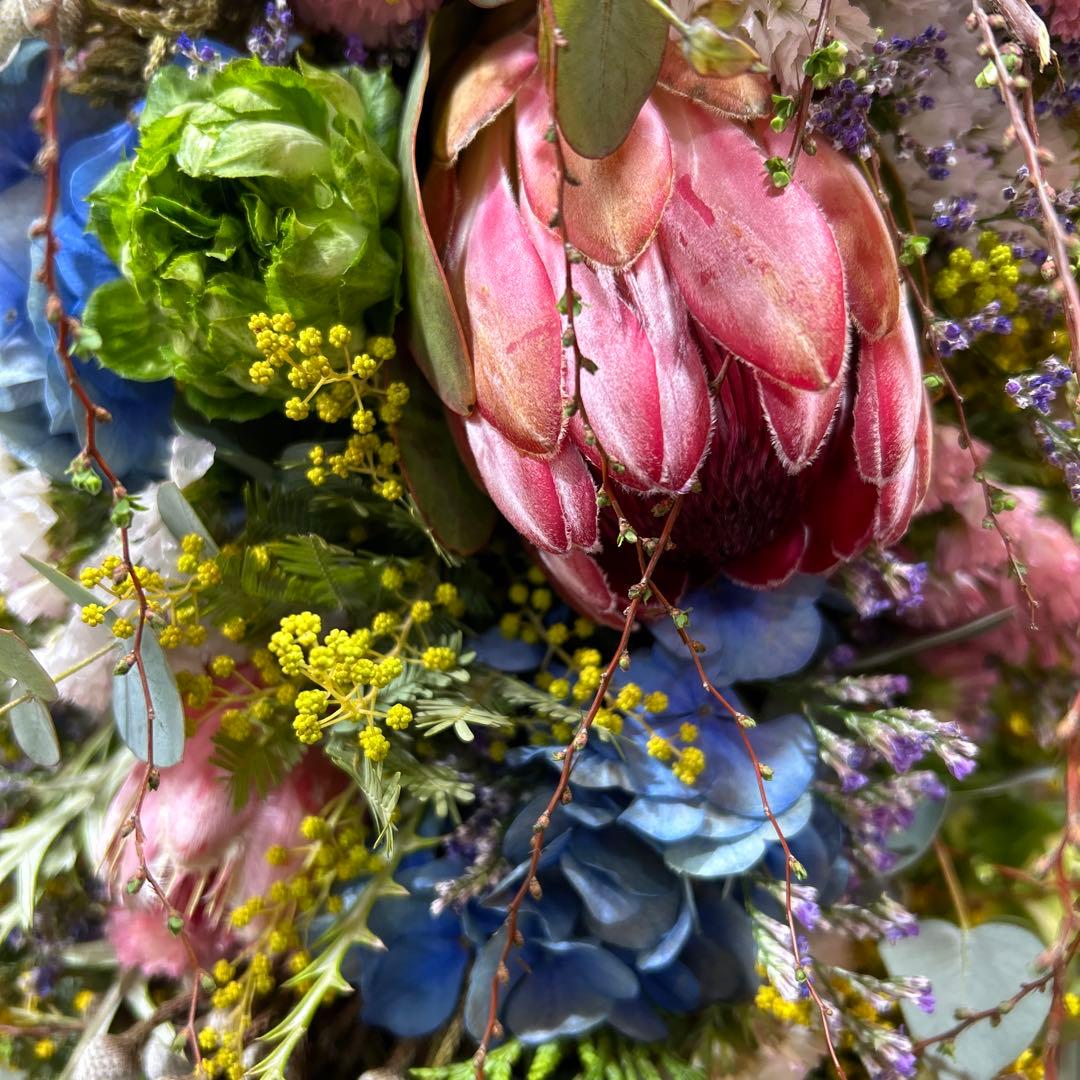 ミモザとプロテアのロングスワッグ