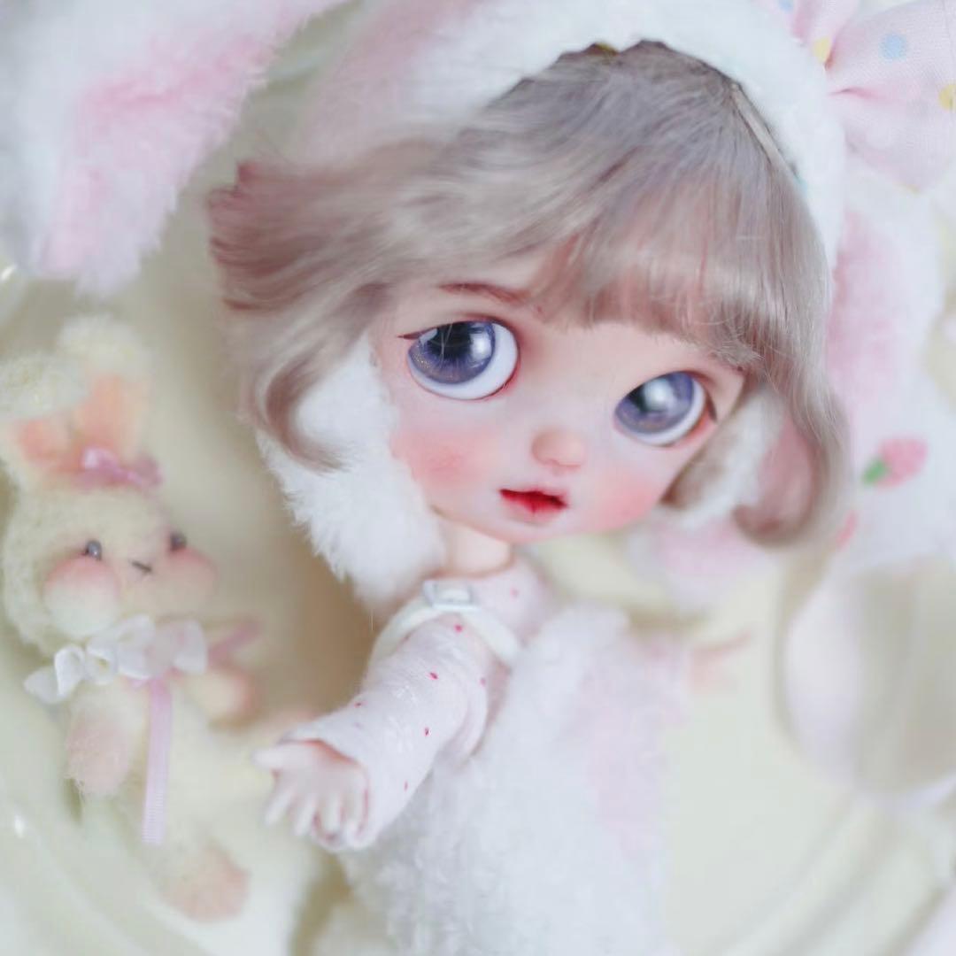 カスタムポップマートブライス  人気海外作家様 かわいい 幼い 天使のような