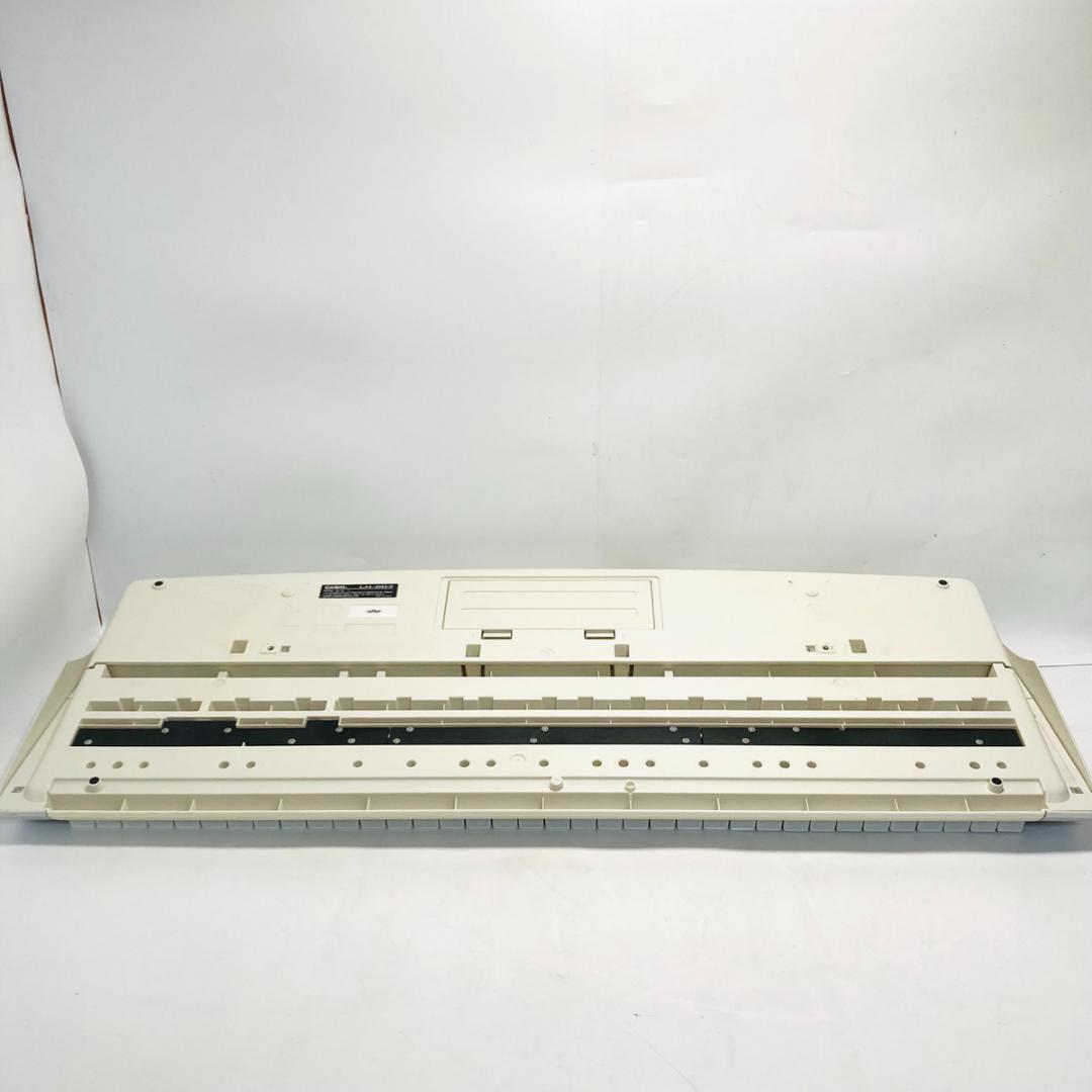 Casio カシオ 光ナビゲーションキーボード LK-207　61鍵盤