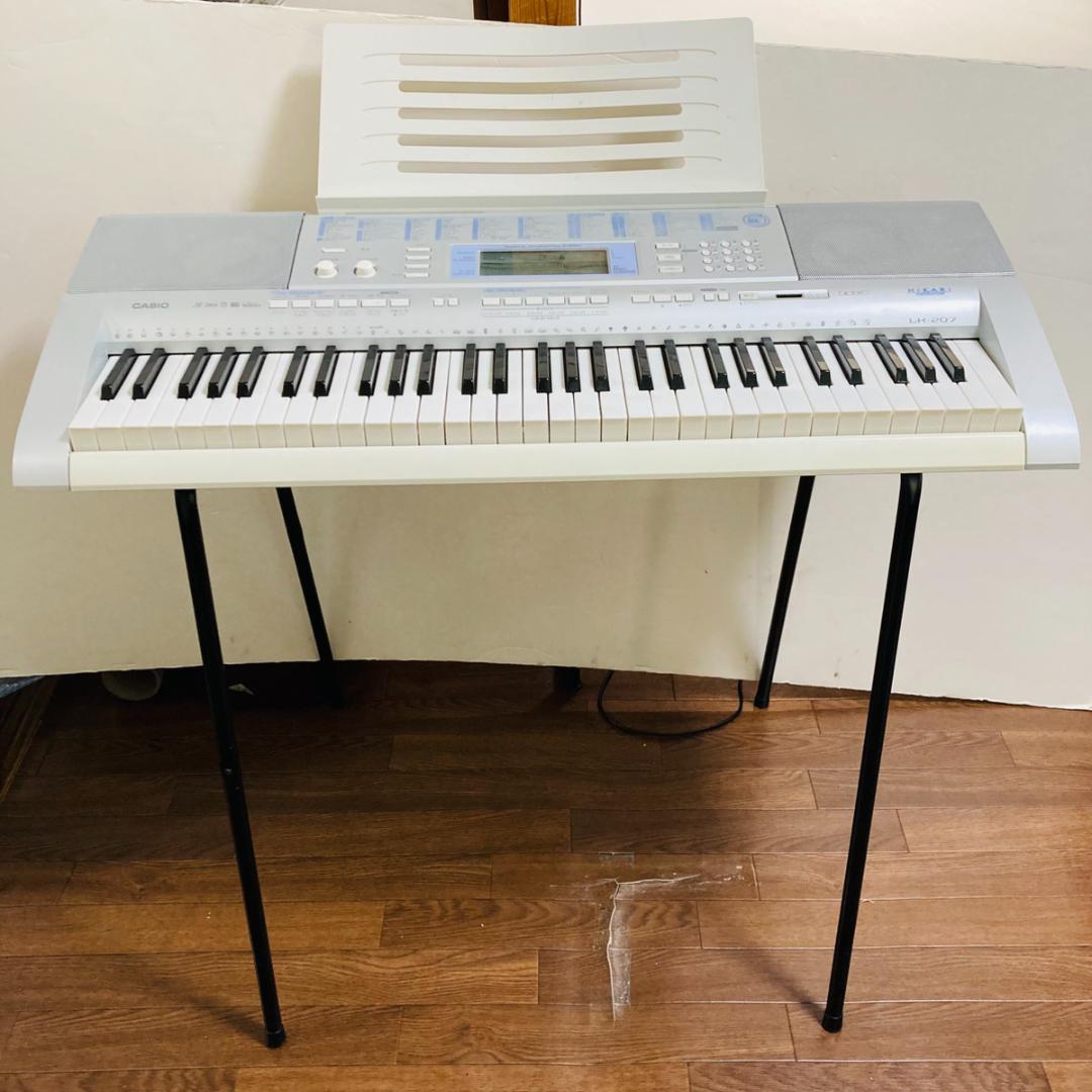 Casio カシオ 光ナビゲーションキーボード LK-207　61鍵盤