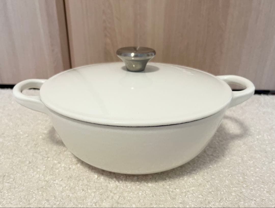 n*i様 ほぼ新品★Le Creuset マルミット18cmホワイト白系 両手鍋