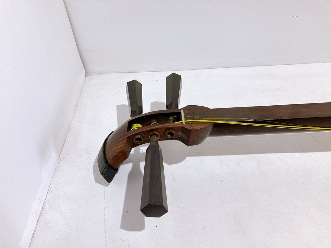 【ジャンク扱い】三味線本体 皮破れあり