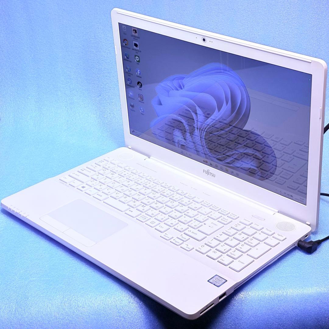 Windows11富士通ノートパソコン 高音質スピーカー搭載SSD &メモリ増強