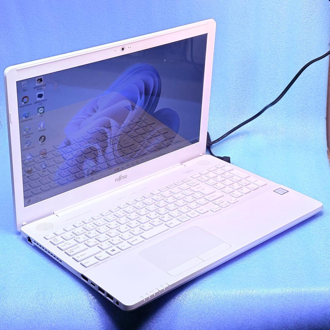Windows11富士通ノートパソコン 高音質スピーカー搭載SSD &メモリ増強