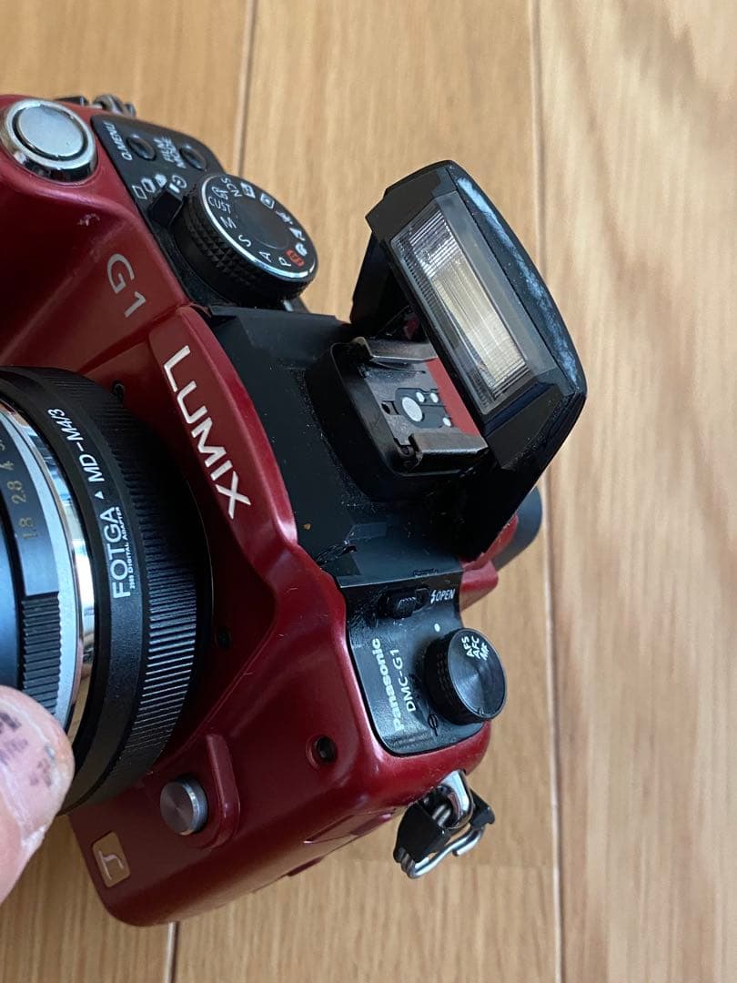 パナソニック　Lumix G 1赤+ ミノルタ　50㍉　70-210㍉　動作品