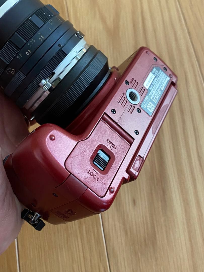 パナソニック　Lumix G 1赤+ ミノルタ　50㍉　70-210㍉　動作品
