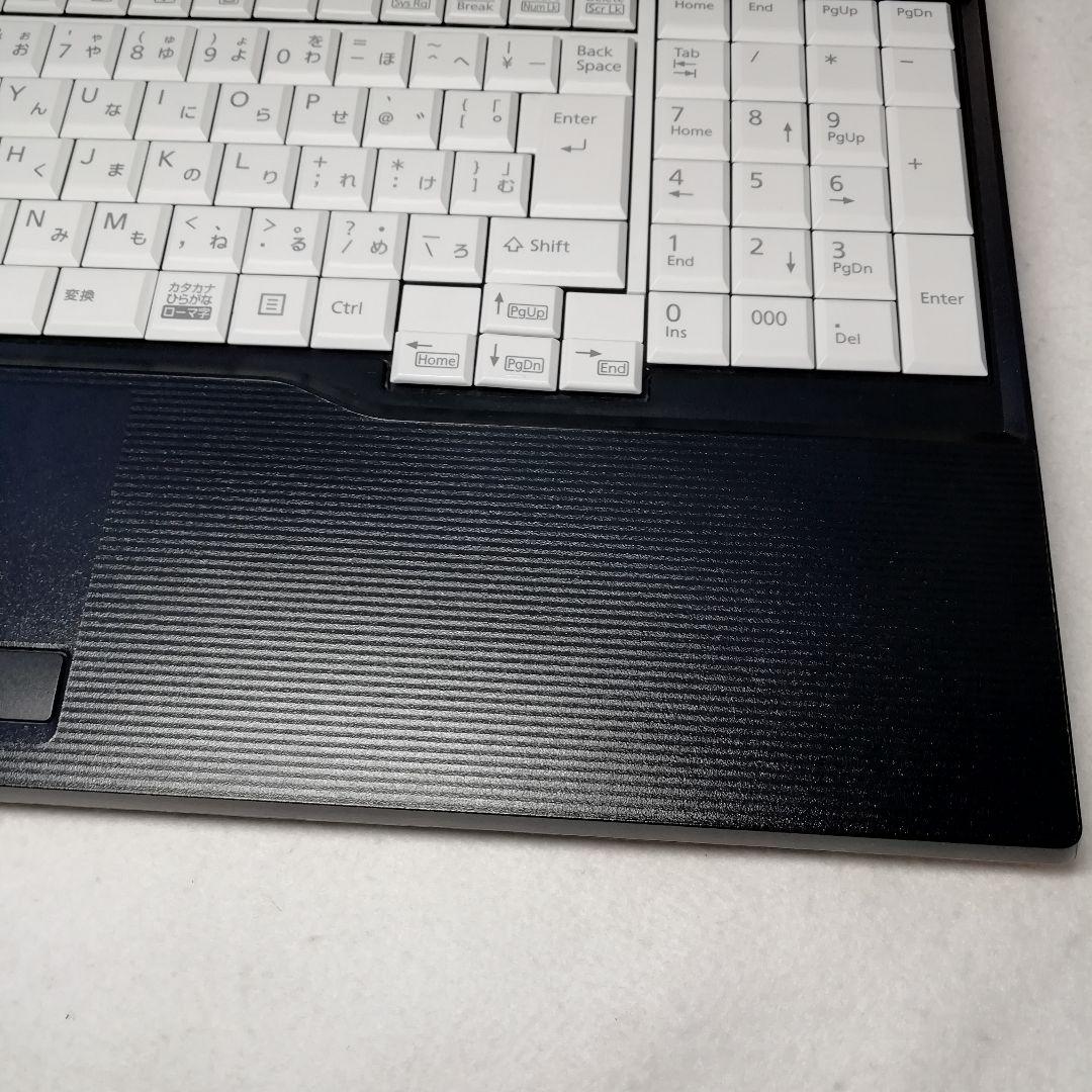富士通　LIFEBOOK A5510/FX　16GB　SSD 　ノートPC　中古