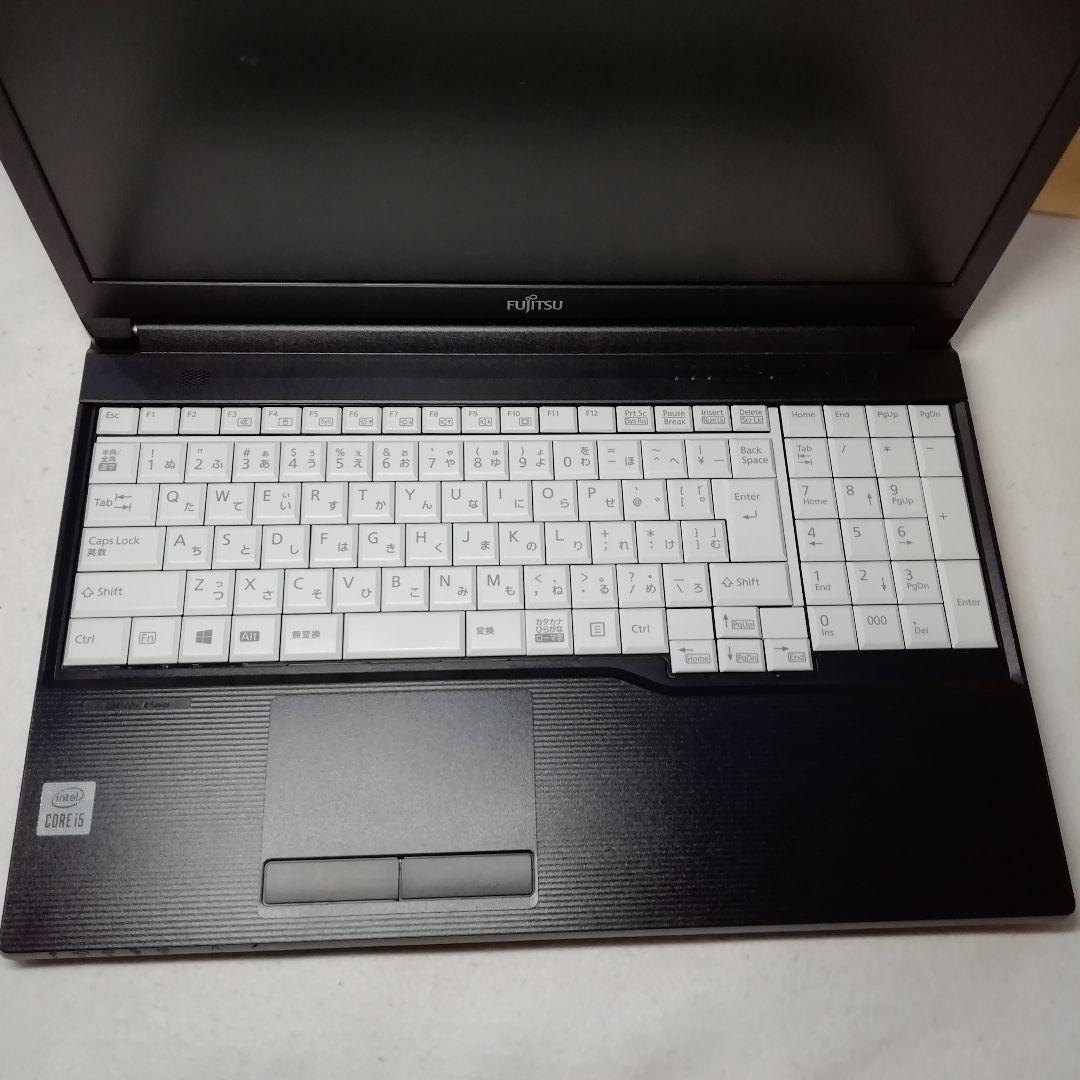 富士通　LIFEBOOK A5510/FX　16GB　SSD 　ノートPC　中古