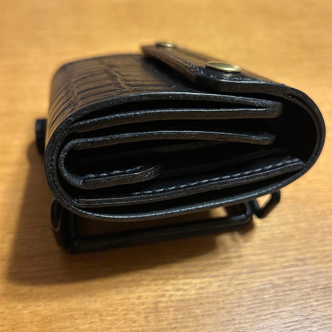 牛革クロコ型押し　ミドル財布 三つ折り　トラッカーウォレット　ブラック
