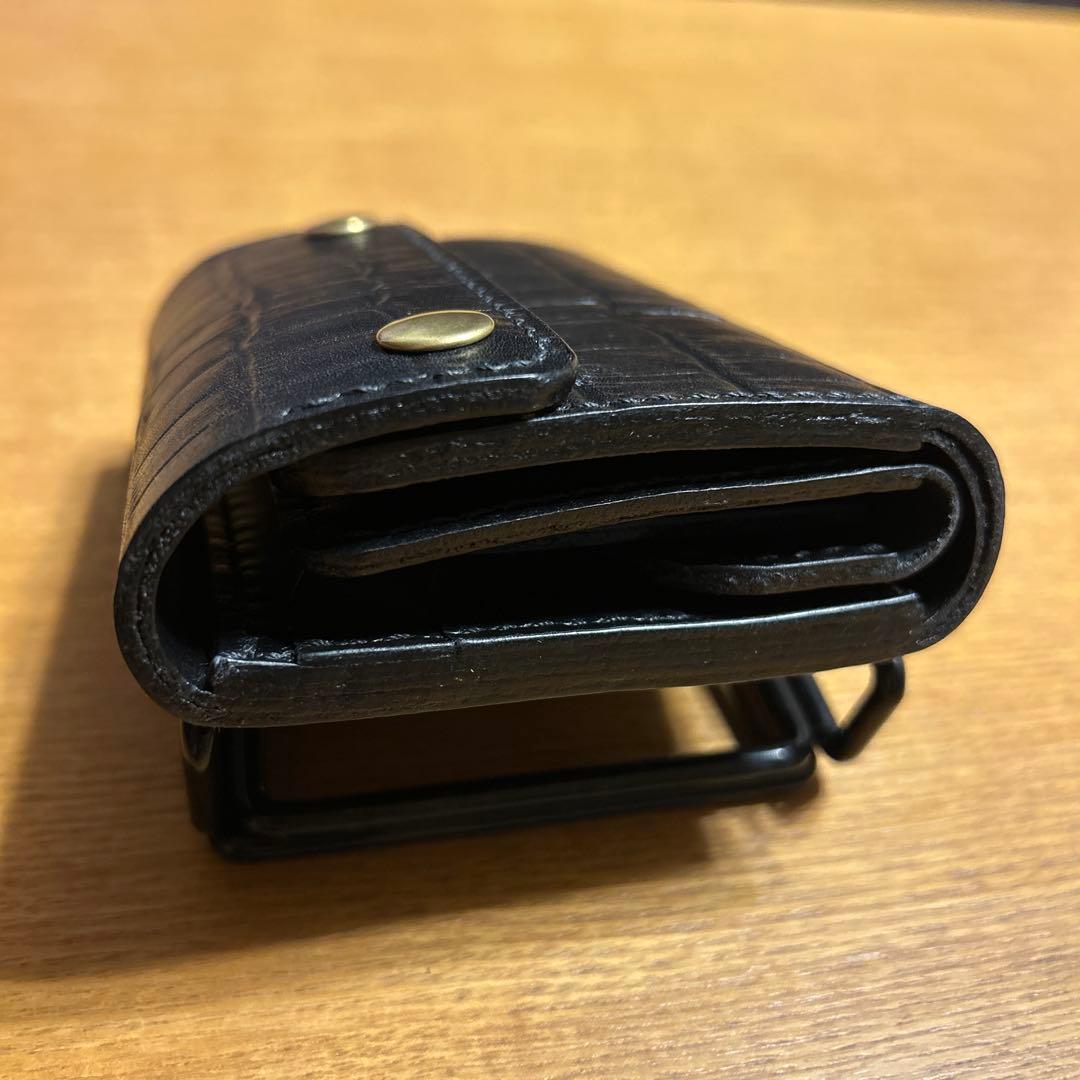 牛革クロコ型押し　ミドル財布 三つ折り　トラッカーウォレット　ブラック