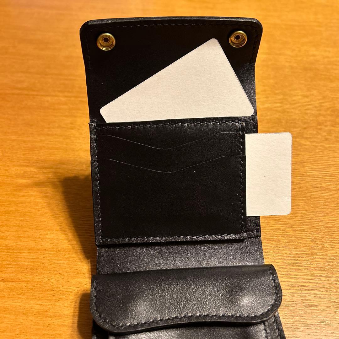 牛革クロコ型押し　ミドル財布 三つ折り　トラッカーウォレット　ブラック
