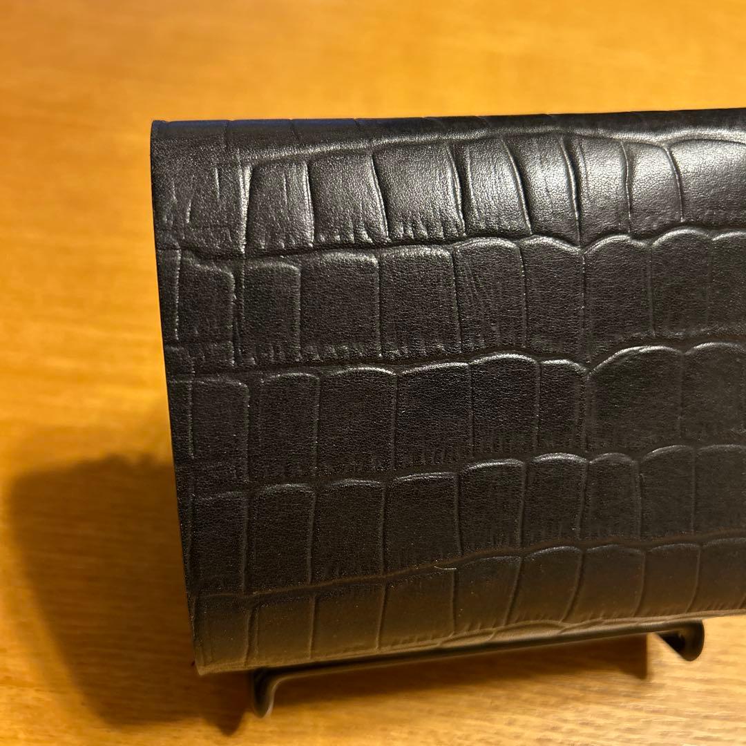 牛革クロコ型押し　ミドル財布 三つ折り　トラッカーウォレット　ブラック