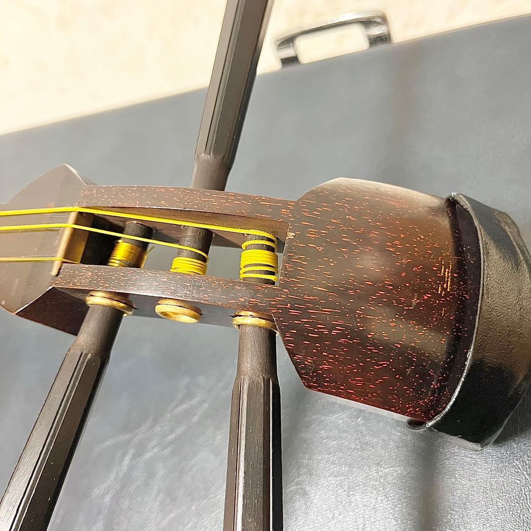 【美品】 紅木 中棹三味線 棹幅約2.5cm ハードケース付 音出し確認済み