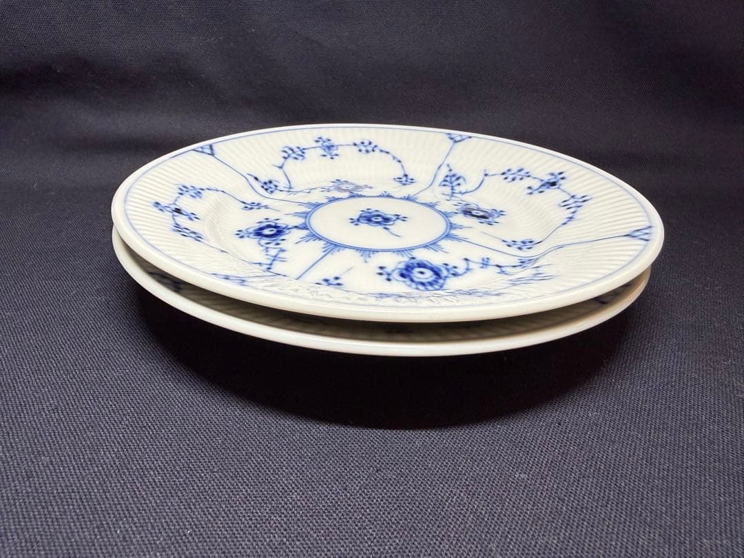 ロイヤルコペンハーゲン ブルーフルーテッド　プレーン15.6cm2枚