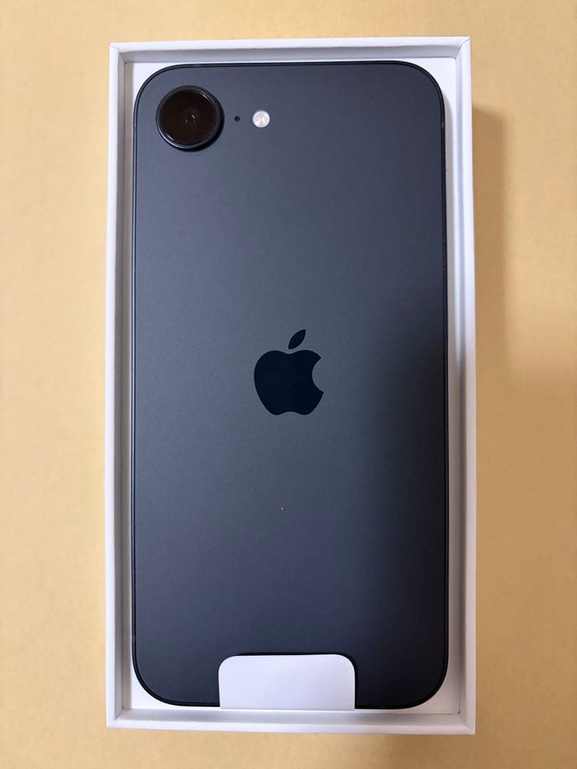 iPhone16e ブラック 128GB 新品 電気屋で購入時の通電確認のみ