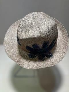 Exquisite J H457　ハンドペイントハット