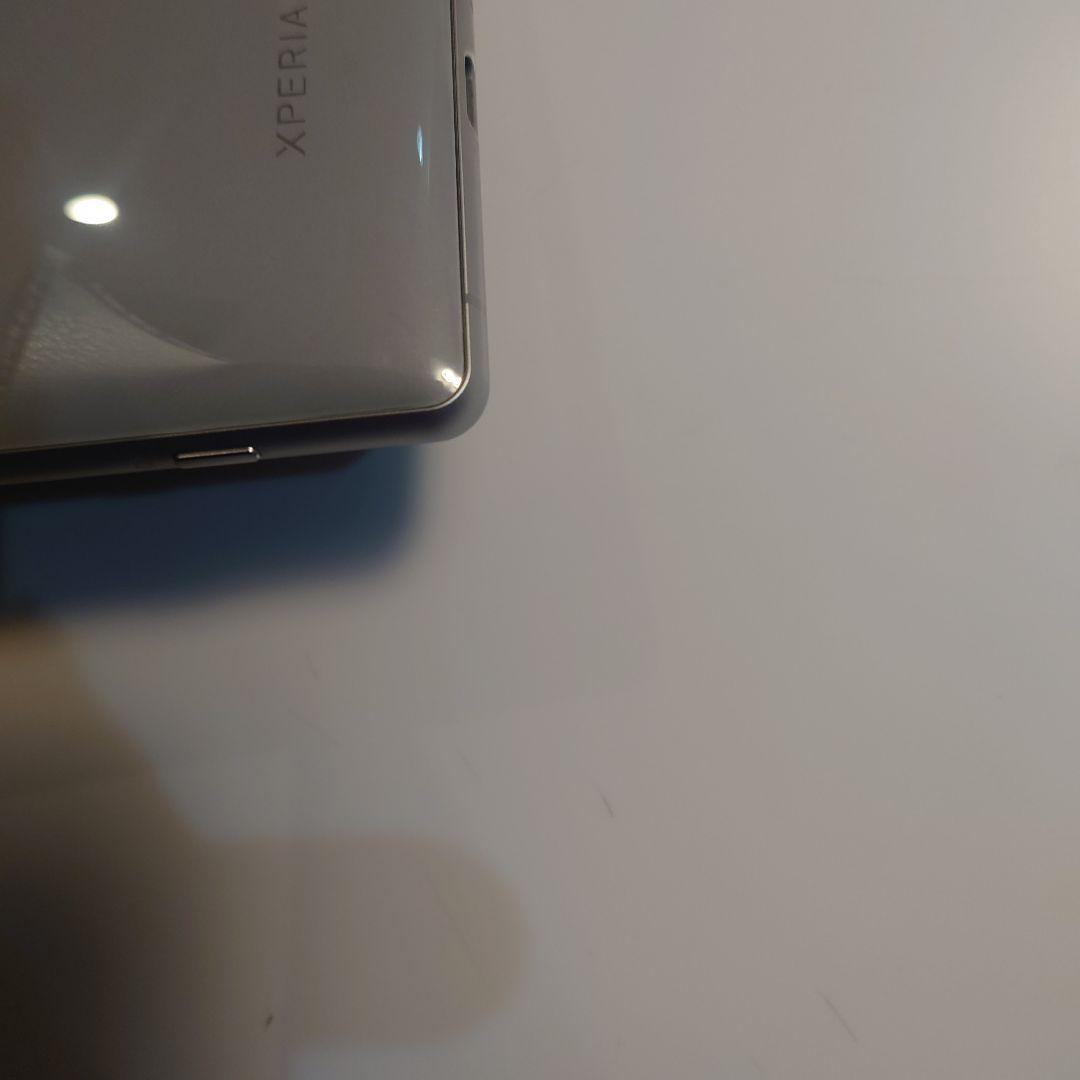 Xperia xz2 リキッドシルバー