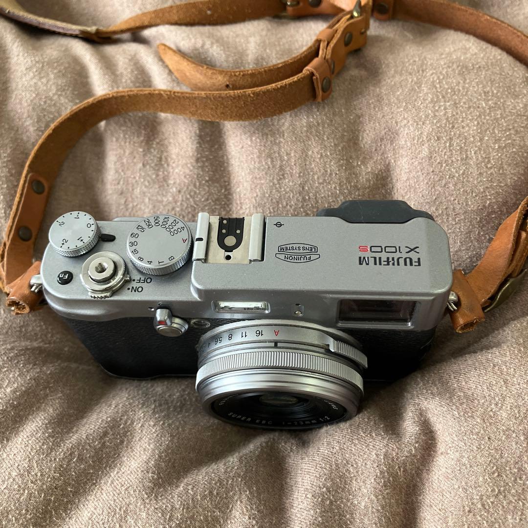 FUJIFILM X100S コンパクトデジタルカメラ　モノグラムストラップ付